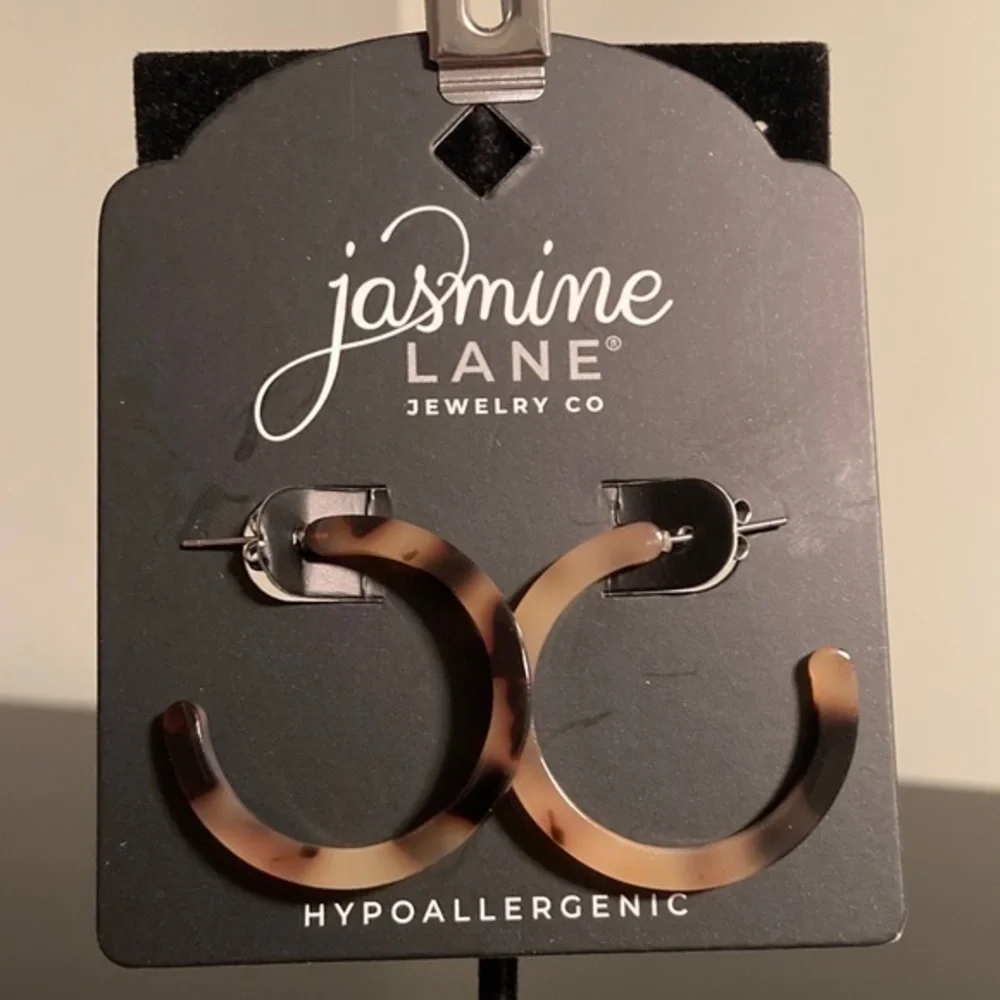 Jasmine Lane Brown Tortoise Hoop Earrings